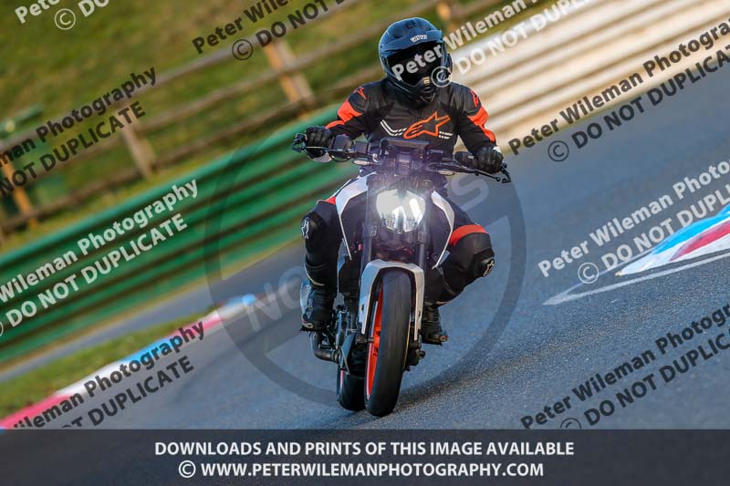 PJM Wedding Photography;enduro digital images;event digital images;eventdigitalimages;mallory park;mallory park photographs;mallory park trackday;mallory park trackday photographs;no limits trackdays;peter wileman photography;racing digital images;trackday digital images;trackday photos